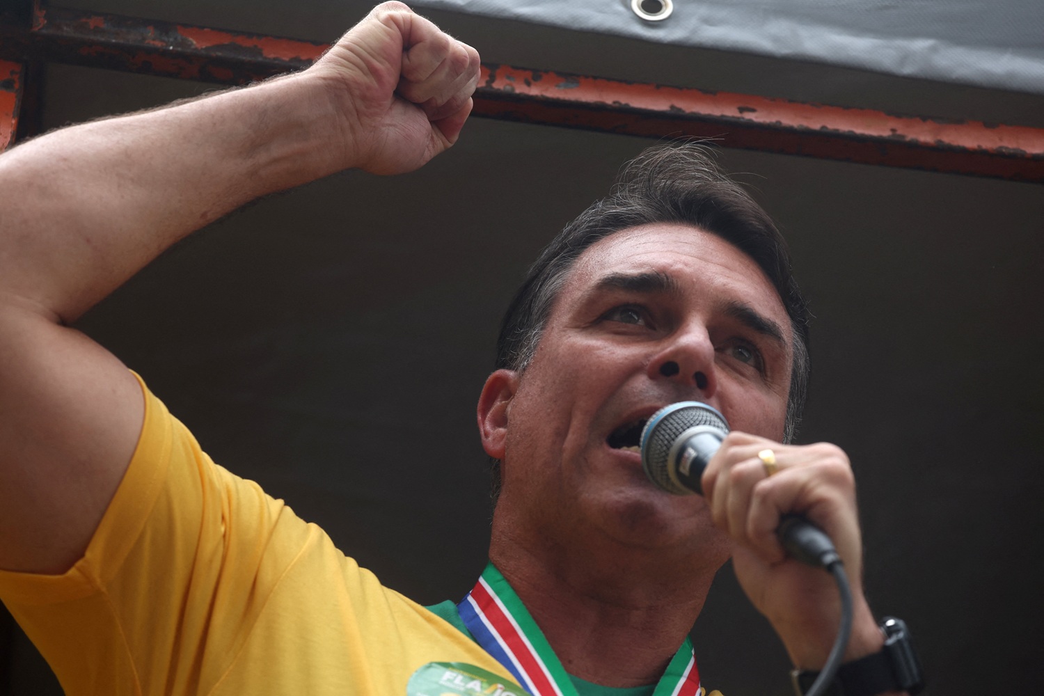 Flávio pede ao STF que afaste de Dino de casos ligados a ele, a Lula e às eleições