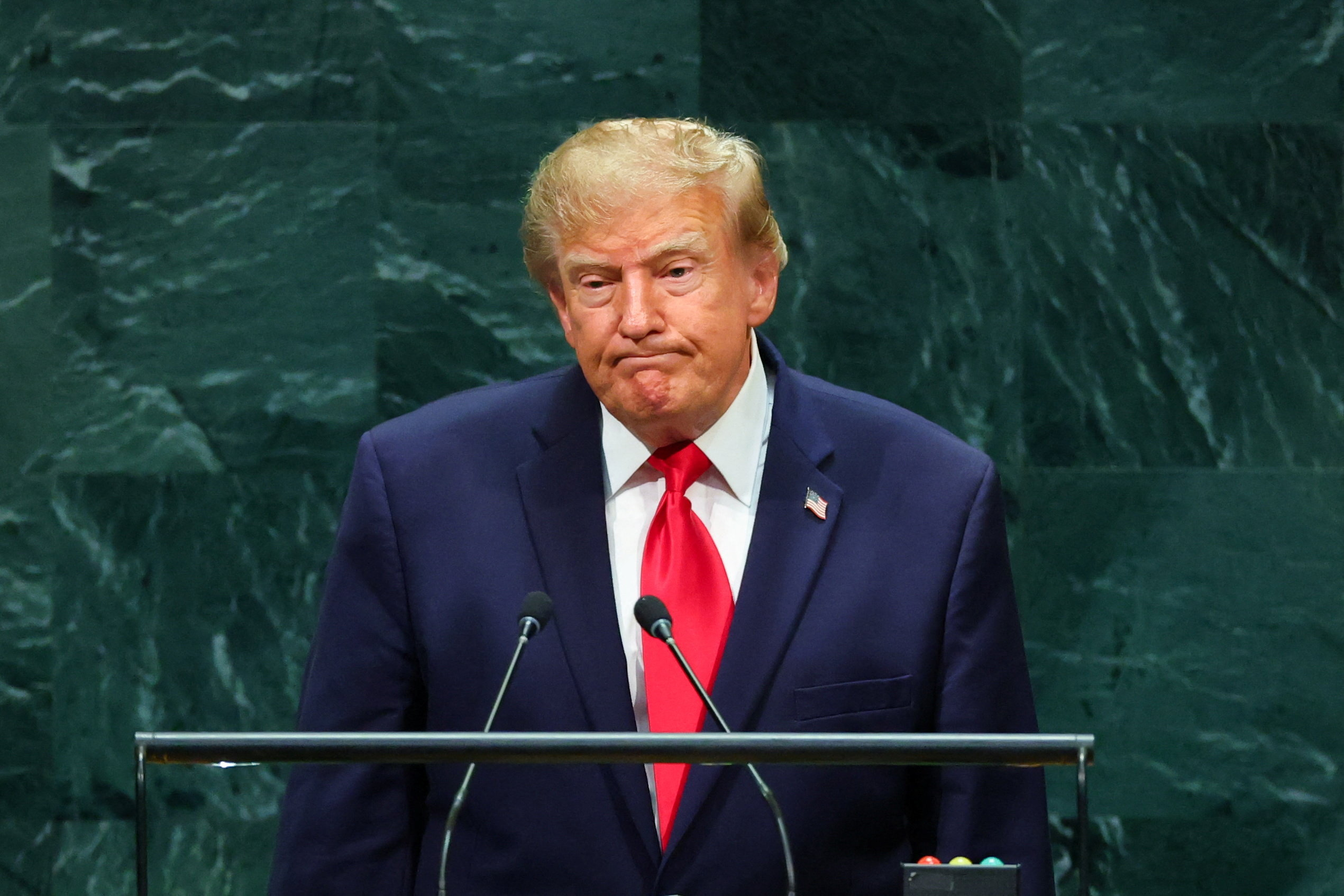 Trump diz que rejeitou proposta de trégua do Irã e que pode intensificar bombardeios