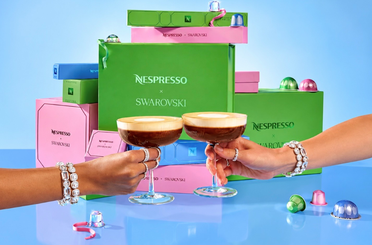 Nespresso e Swarovski lançam cafeteira com cristais e cafés no Brasil