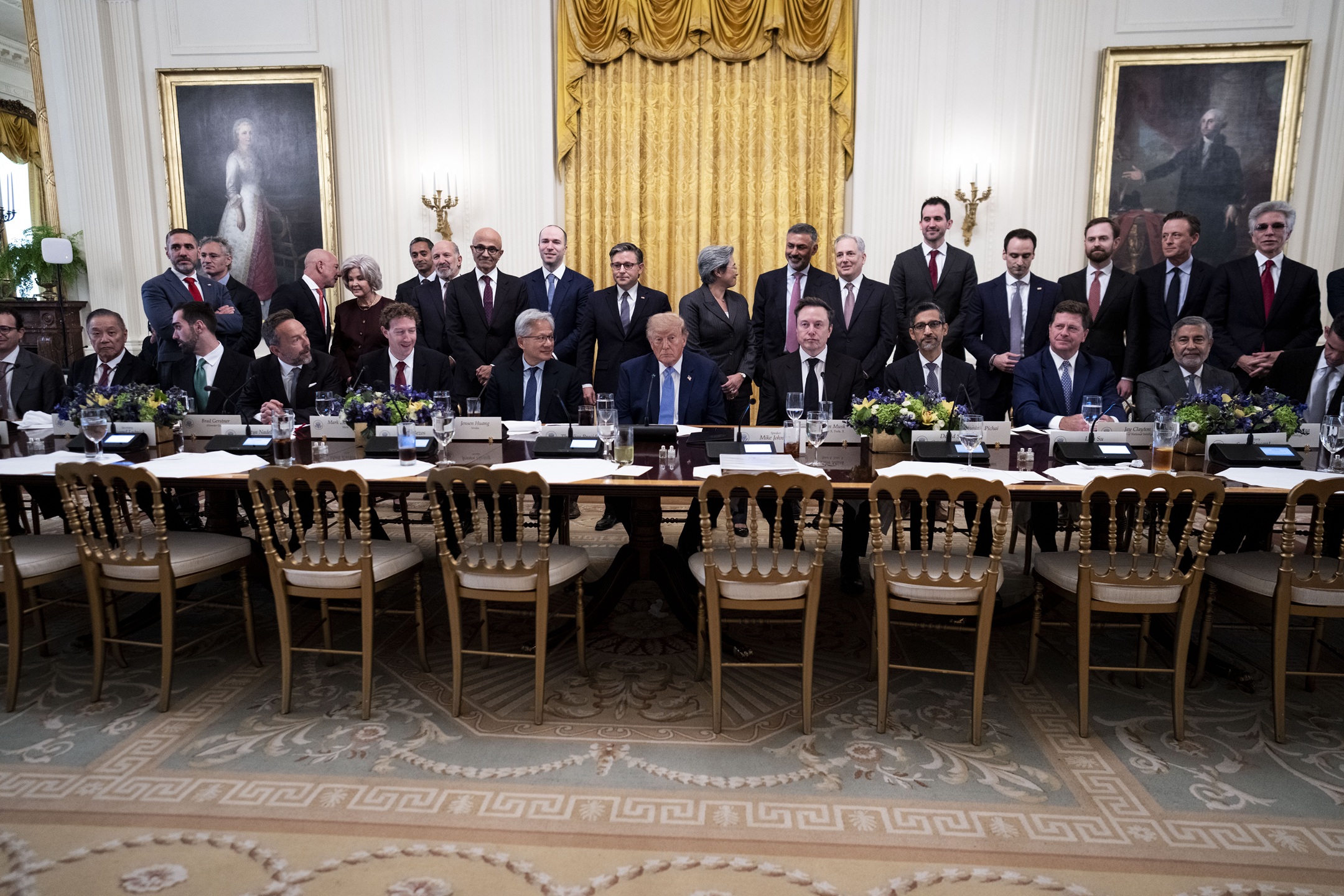 Como os assentos no almoço de Trump sobre IA revelam quem tem a atenção do presidente