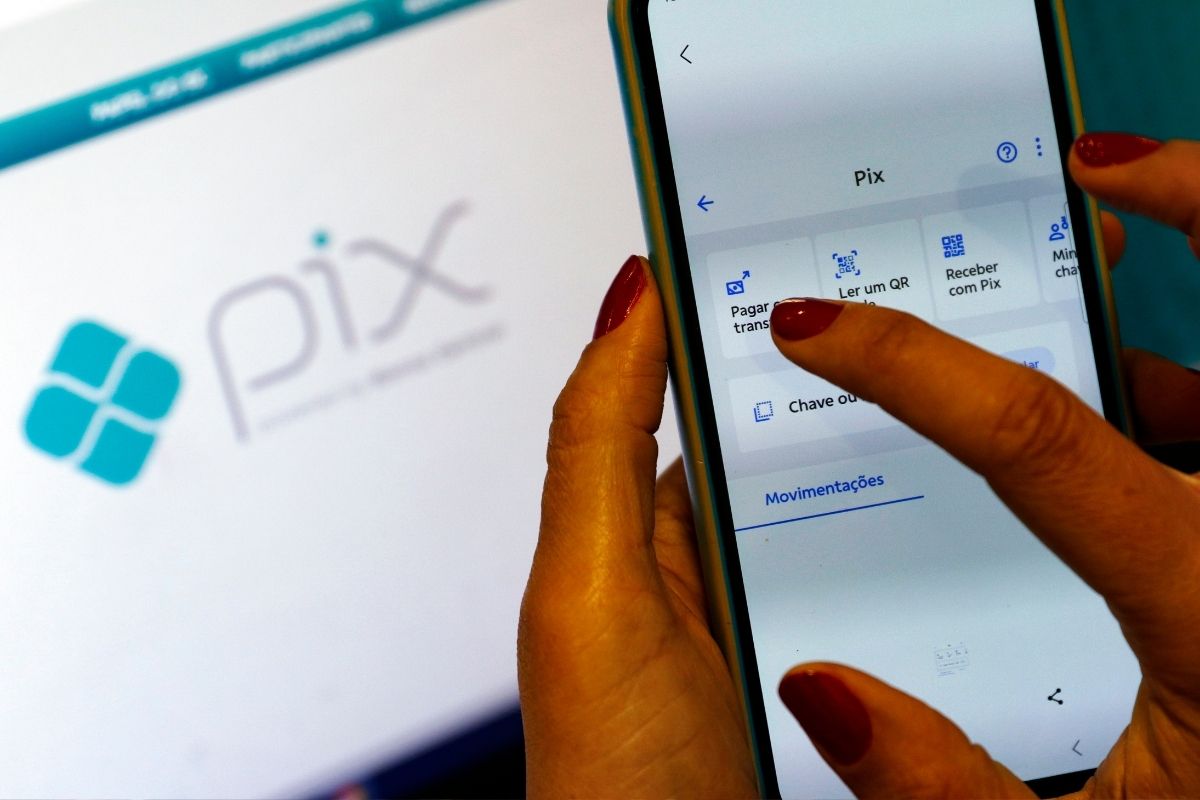 Pix por aproximação deixa de ter teto de R$ 500 a partir desta quinta